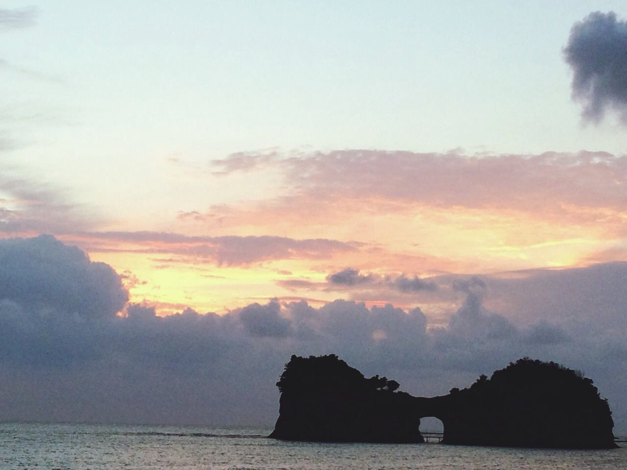 島の夕焼け